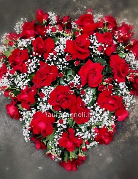 Cuore funebre di Rose Rosse Cuore funebre di Rose Rosse