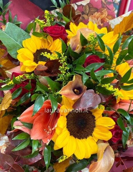 Bouquet di fiori misti autunnali caldi Bouquet di fiori misti autunnali caldi